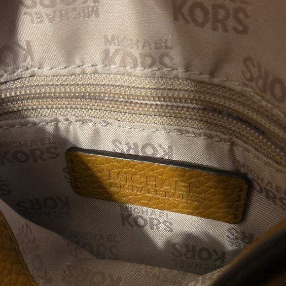 Michael Kors Tan and Cream Crossbody Bag - Picture 2 of 7